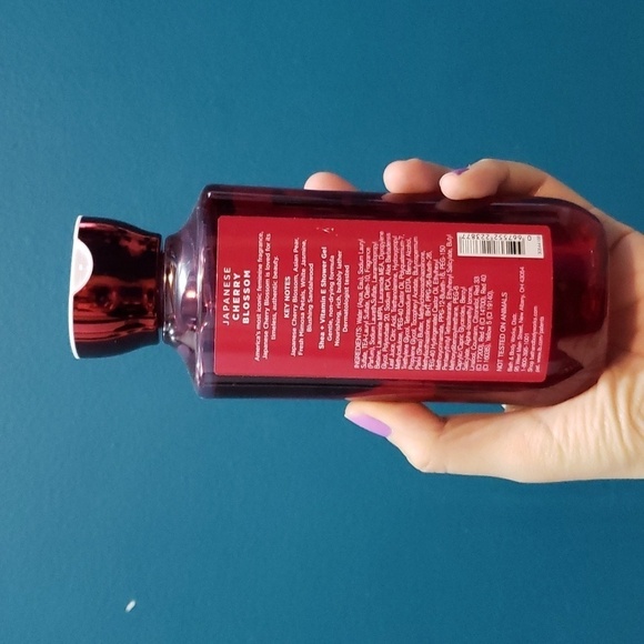 Bath & Body Works Japanese Cherry Blossom Shower Gel 295ml - Picture 2 of 5